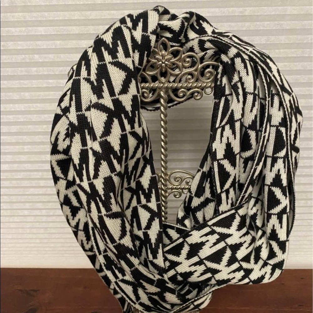 Michael Kors Infinity Scarf
